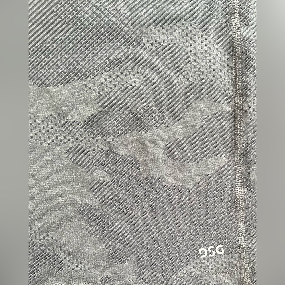 DSG Mens Camo SS short sleeve T-shirt XL extra large gray silver Activewear - Picture 3 of 6